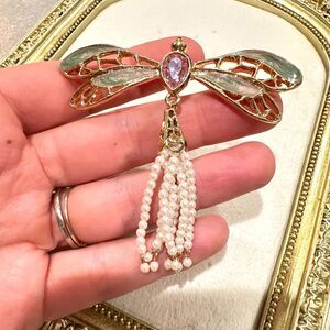 Vintage Avon Dragonfly Pin Enamel Wings Pearl Dangle Gold tone Natures Garden